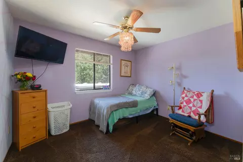 Bedroom - 1618 Daphne Dr, Willits, CA 95490 photo 3 of 4