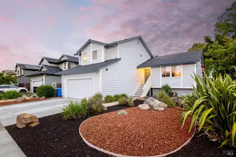 3532 Banyan St, Santa Rosa, CA 95403