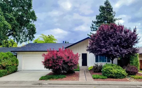 19276 Robinson Rd, Sonoma, CA 95476