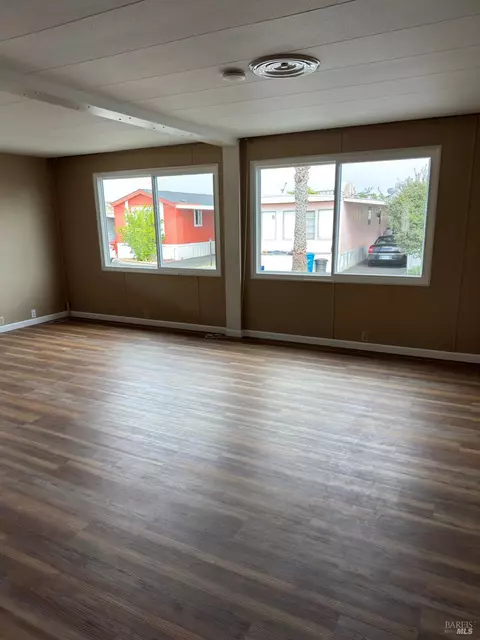 76 Heliotrope St, Vallejo, CA 94589 photo 4