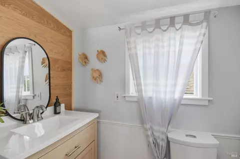 Bath - 75 Ocean View Ave, Dillon Beach, CA 94929 photo 1 of 4