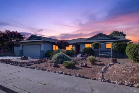 5540 Mulberry Dr, Santa Rosa, CA 95409