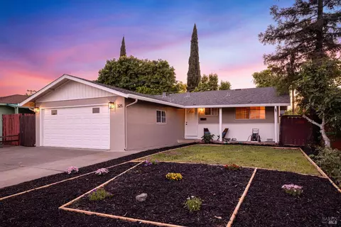 325 Shasta Dr, Vacaville, CA 95687