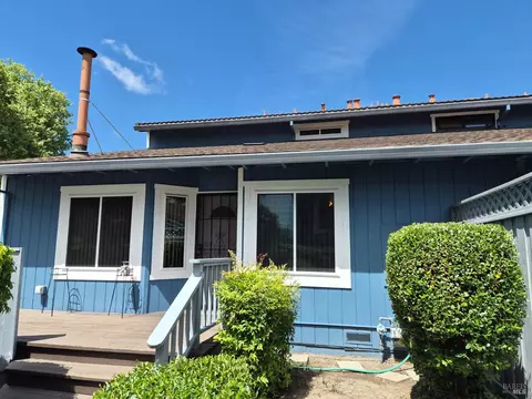 5044 Country Club Dr, Rohnert Park, CA 94928