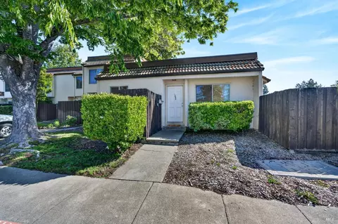 1834 Primavera Dr, Santa Rosa, CA 95409