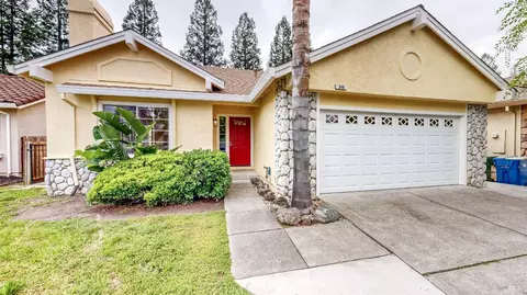 346 Summer Rain Dr, Windsor, CA 95492