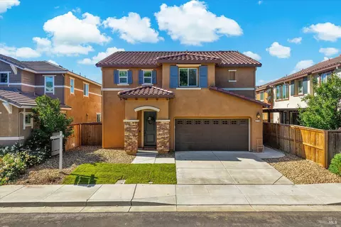 210 Heritage Ln, Dixon, CA 95620