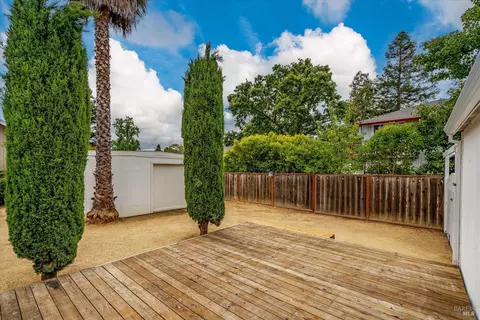 Exterior - 259 W Macarthur St, Sonoma, CA 95476 photo 5 of 10