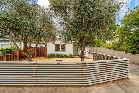259 W Macarthur St, Sonoma, CA 95476