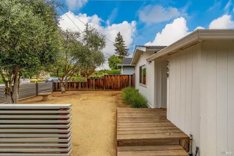 Exterior - 259 W Macarthur St, Sonoma, CA 95476 photo 3 of 10