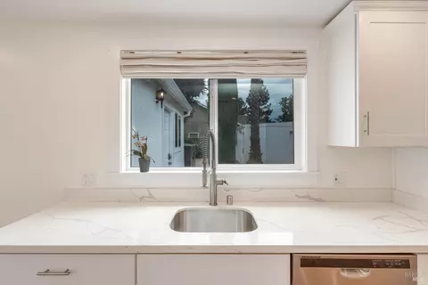 Kitchen - 259 W Macarthur St, Sonoma, CA 95476 photo 3 of 3