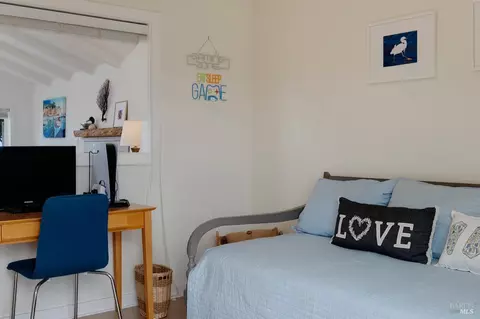 Bedroom - 7036 Cliff Ave, Bodega Bay, CA 94923 photo 1 of 6