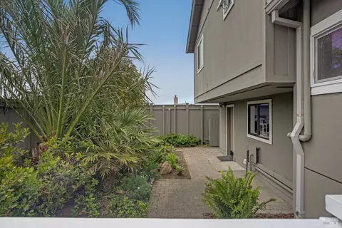 Exterior - 7036 Cliff Ave, Bodega Bay, CA 94923 photo 5 of 6