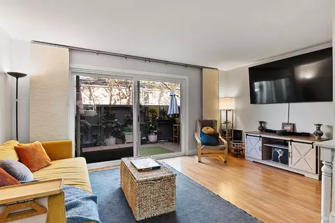 900 Southampton Rd #27, Benicia, CA 94510