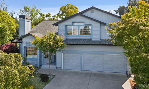 8927 Clothier Ln, Cotati, CA 94931