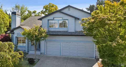 8927 Clothier Ln, Cotati, CA 94931