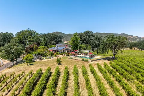 5615 Highland Springs Rd, Lakeport, CA 95453