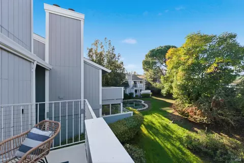74 Hector Ln, Novato, CA 94949