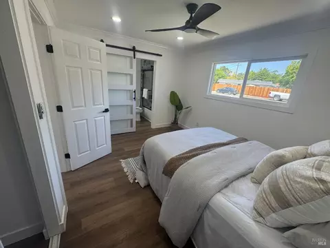 Bedroom - 832 Murray Dr, Glen Ellen, CA 95442 photo 1 of 6