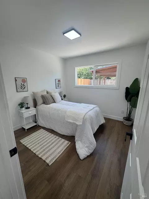 Bedroom - 832 Murray Dr, Glen Ellen, CA 95442 photo 4 of 6