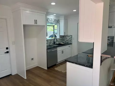 Kitchen - 832 Murray Dr, Glen Ellen, CA 95442 photo 5 of 8