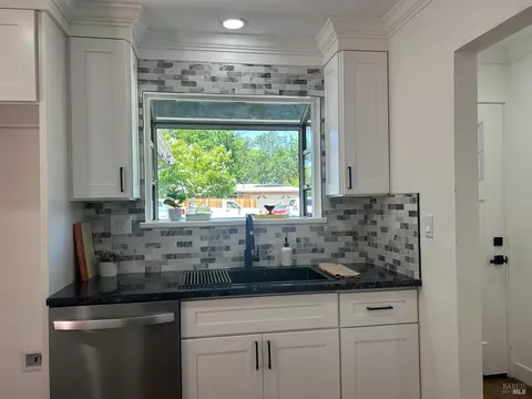 Kitchen - 832 Murray Dr, Glen Ellen, CA 95442 photo 3 of 8