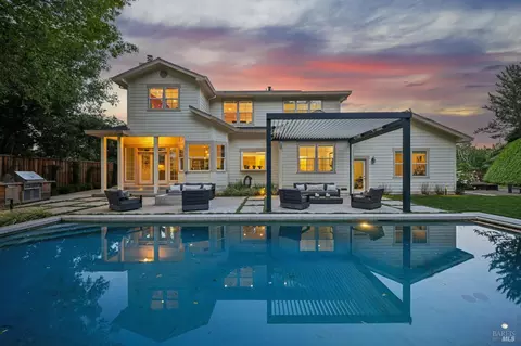39 Buhman Ct, Napa, CA 94558
