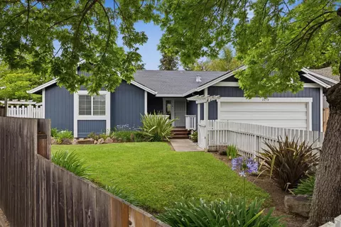 2273 White Chapel Ct, Santa Rosa, CA 95401