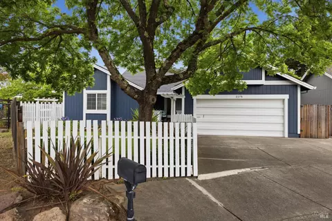 2273 White Chapel Ct, Santa Rosa, CA 95401