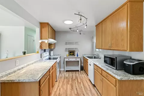 Kitchen - 5816 Lowell Ct, Cotati, CA 94931 photo 1 of 4