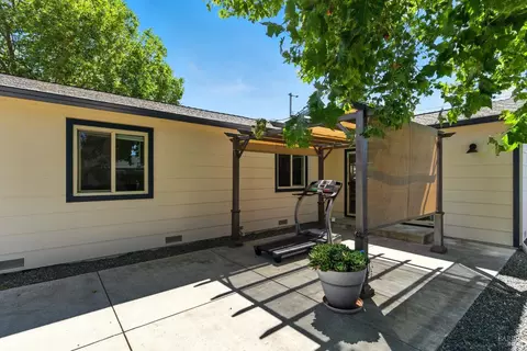 Exterior - 5816 Lowell Ct, Cotati, CA 94931 photo 15 of 17