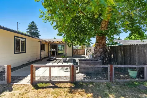 Exterior - 5816 Lowell Ct, Cotati, CA 94931 photo 14 of 17