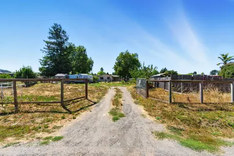Exterior - 5816 Lowell Ct, Cotati, CA 94931 photo 11 of 17