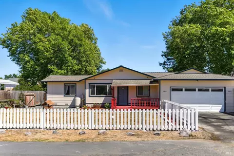 5816 Lowell Ct, Cotati, CA 94931