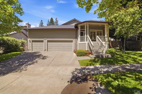 5863 Mountain Hawk Dr, Santa Rosa, CA 95409
