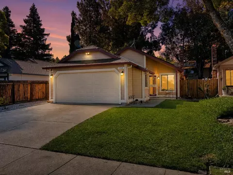 110 Fairview Dr, Vacaville, CA 95687
