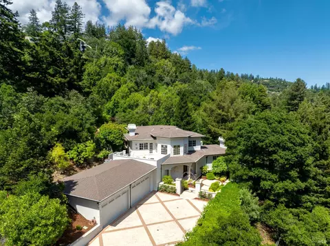 2 Woodland Pl, Kentfield, CA 94904