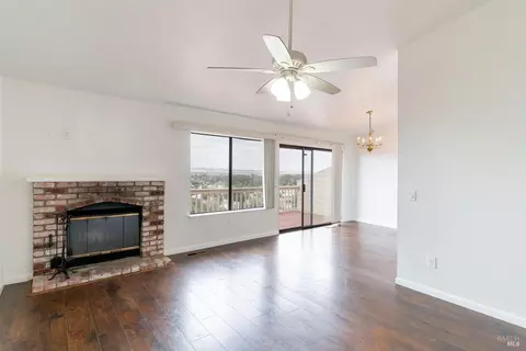 Living - 503 Bustos Pl, Bay Point, CA 94565 photo 4 of 5