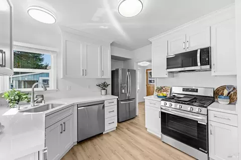 Kitchen - 433 Glenn St, Vallejo, CA 94590 photo 1 of 3