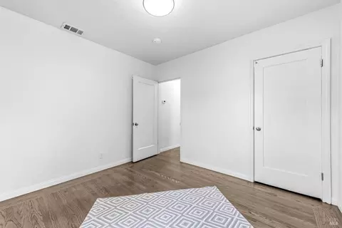 Bedroom - 433 Glenn St, Vallejo, CA 94590 photo 4 of 4