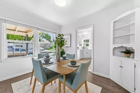 Dining - 433 Glenn St, Vallejo, CA 94590 photo 1 of 3