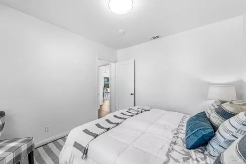 Bedroom - 433 Glenn St, Vallejo, CA 94590 photo 2 of 4
