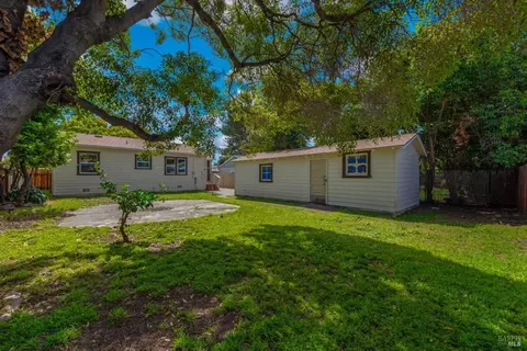 Exterior - 433 Glenn St, Vallejo, CA 94590 photo 6 of 10