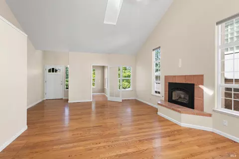 Living - 961 Central Ave, Sonoma, CA 95476 photo 3 of 5