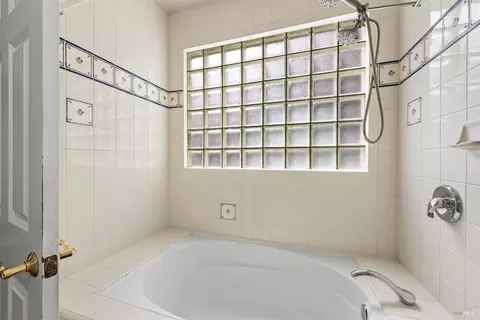 Bath - 961 Central Ave, Sonoma, CA 95476 photo 2 of 3