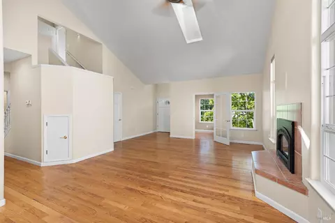 Living - 961 Central Ave, Sonoma, CA 95476 photo 4 of 5