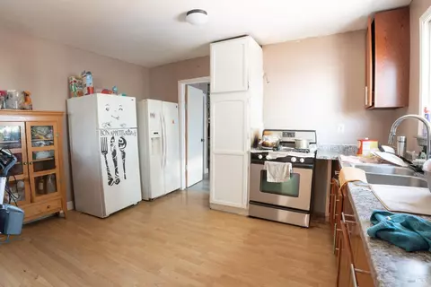 Kitchen - 100 Gleason Ave, Vallejo, CA 94590 photo 2 of 2