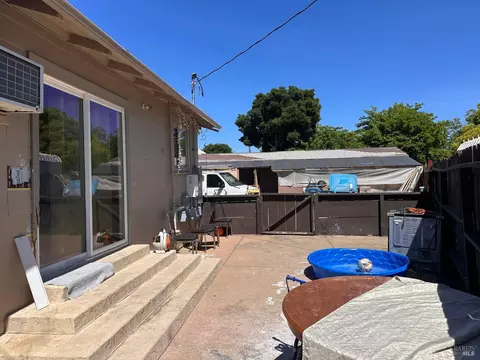 Exterior - 100 Gleason Ave, Vallejo, CA 94590 photo 6 of 8