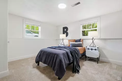 Bedroom - 283 E Blithedale Ave, Mill Valley, CA 94941 photo 5 of 6