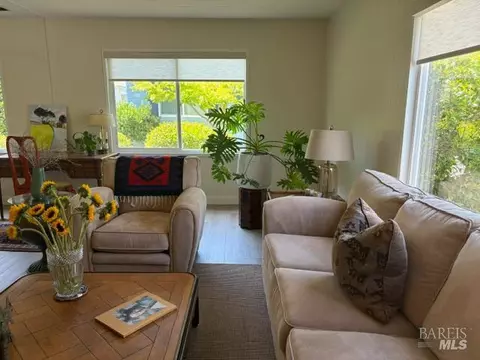 84 La Paz Dr, Sonoma, CA 95476